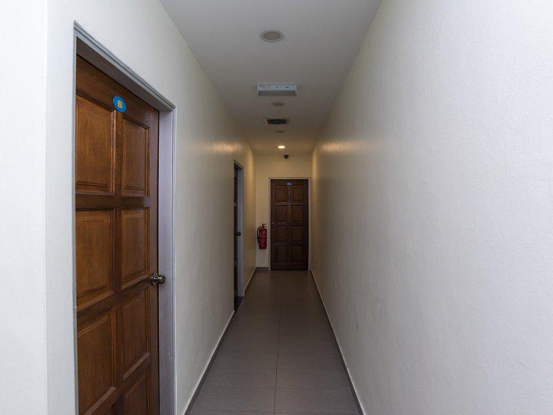 FBE6370AFF453468AEB1866EDC043D04