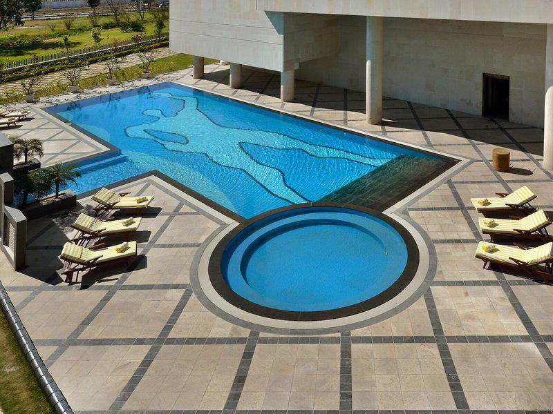 ADBF53089D84AB9756730E42A7F9C6B3