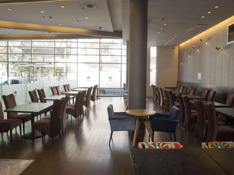 5EB84FCFA71F10DA1A957E2D42A2FD4F