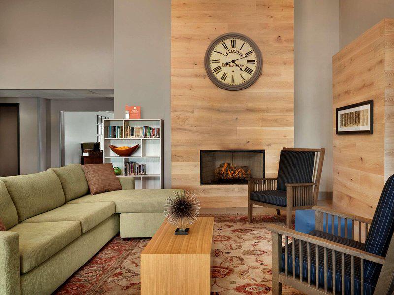 B2B2E4081F87750A4504D77D1C93E2A8