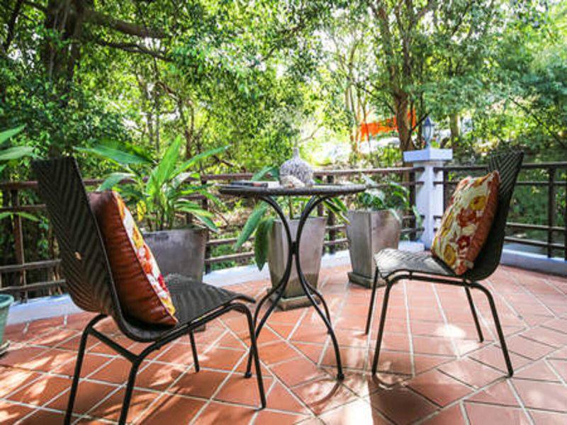 EE2811C232BC6B6B14916E1FEAB8756A