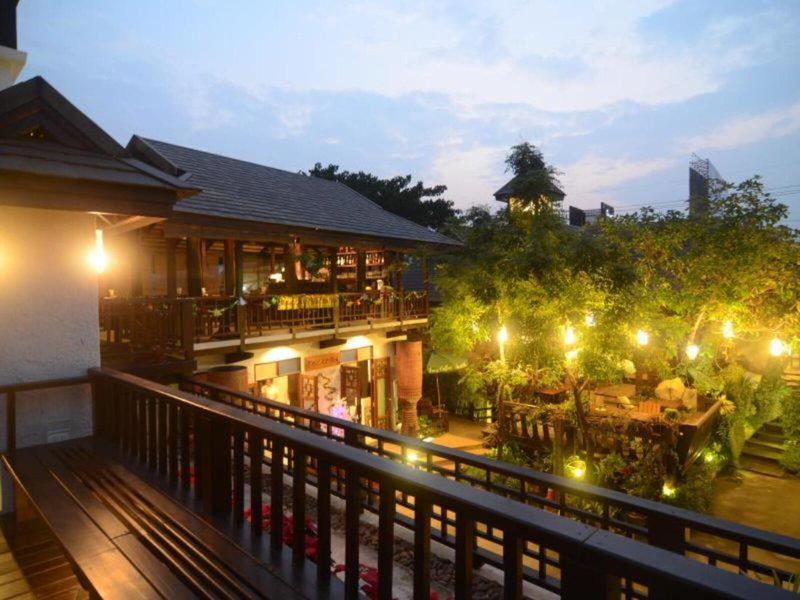 53F13EA8BC715F827B8945AE563D1B8C