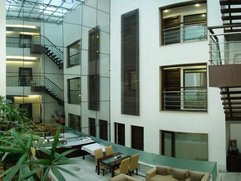 E85551F226BB79CADCEF1D5FB961B6EC