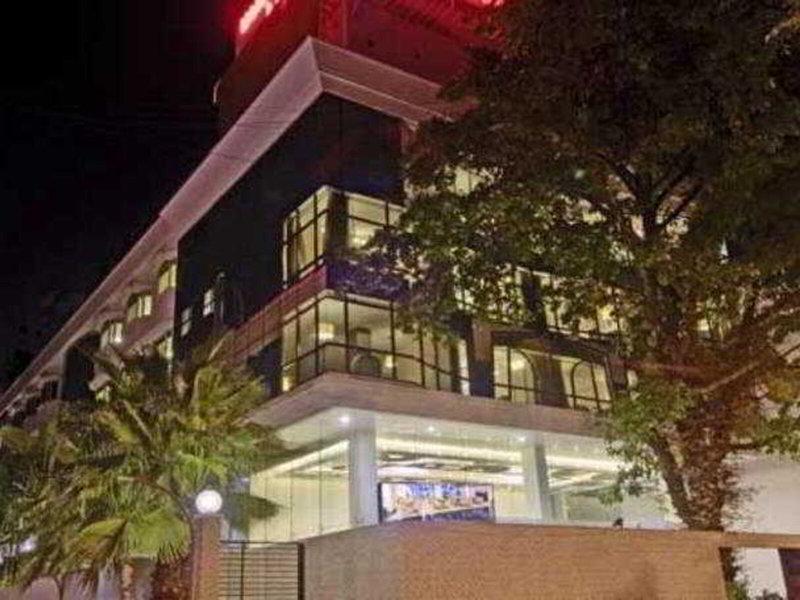 BFE6E80E32AE20BA9214441D4599642E