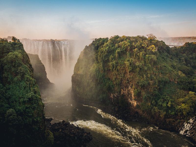 3C2547F4817959F3E828D147F7DC9C9E