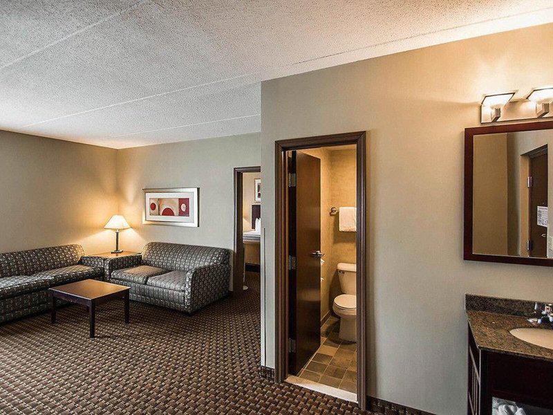 FB9858C6C6F644D1AAB64C486FDFE9D0