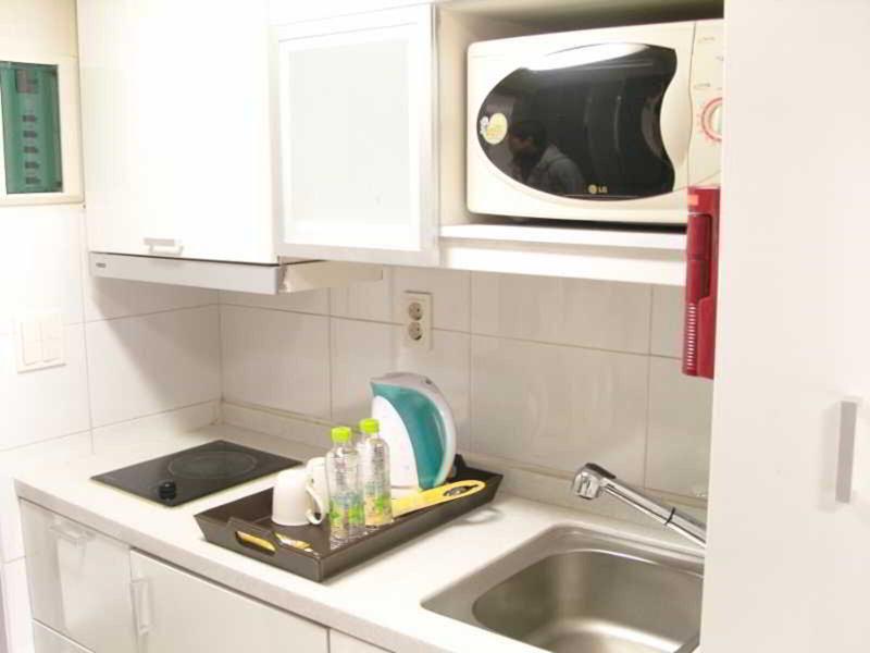 C27A184A9B9126A42A8DE41B9617D782