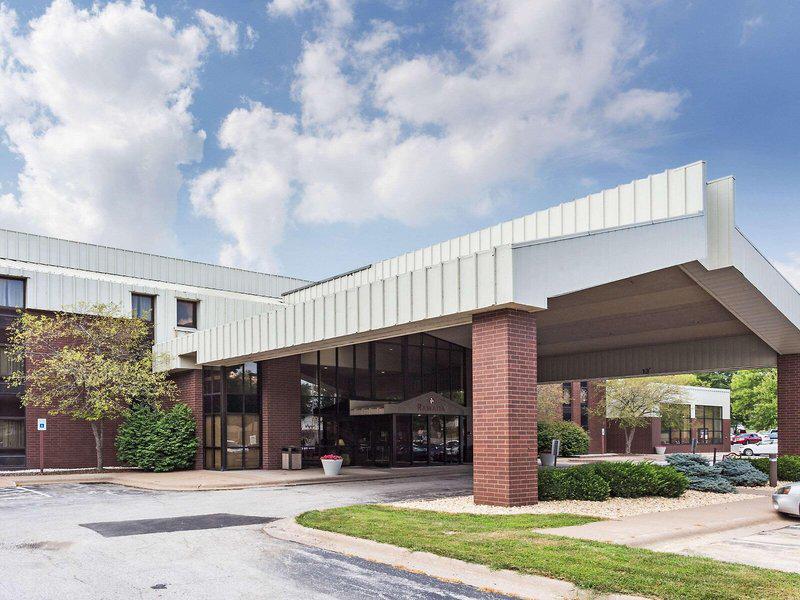 1537066615E853D9EEF919DF32B2E802