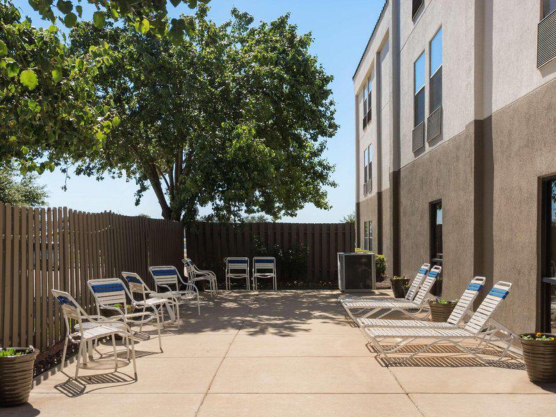 2E2AE6F88A8574BFF16BFCCBBBEC2B9E