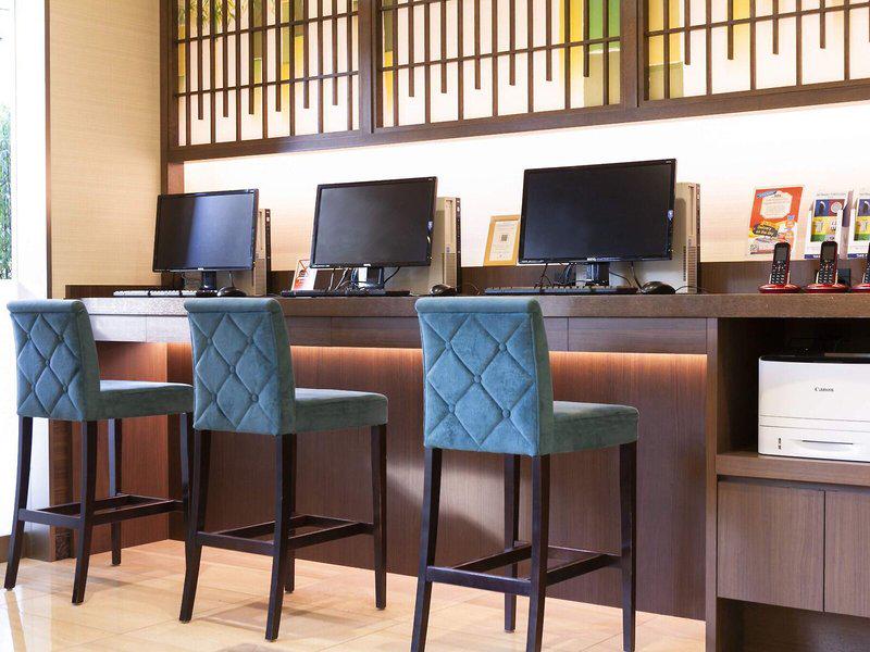 F9CB47D2FF1A848868943C30D4FC27B5