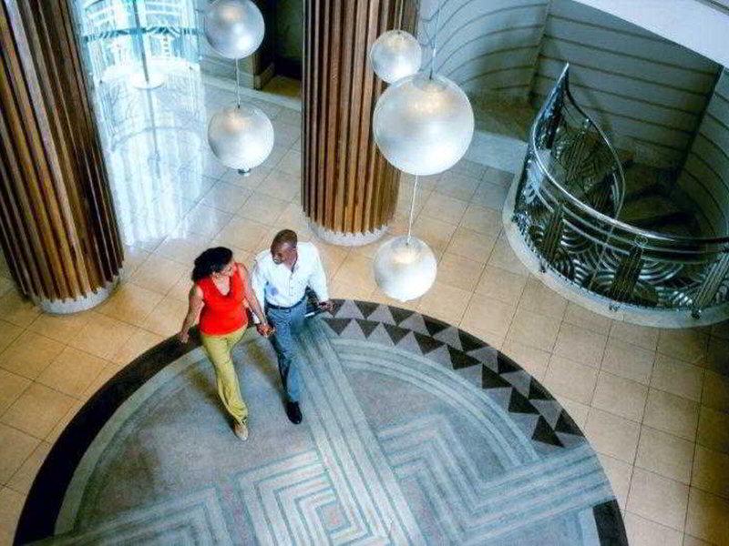 406EA35EF5187AA40663CAB2C418FB03