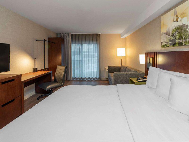 11F9E9803813C632B020B50E45D6CFF9