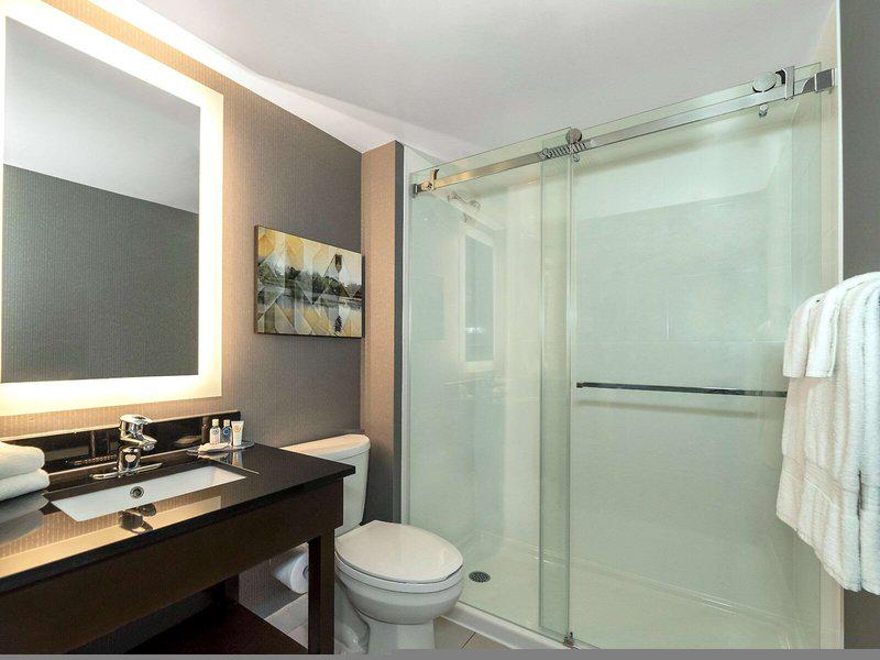 3B88DC4C22B16EA9573BAA208623037E