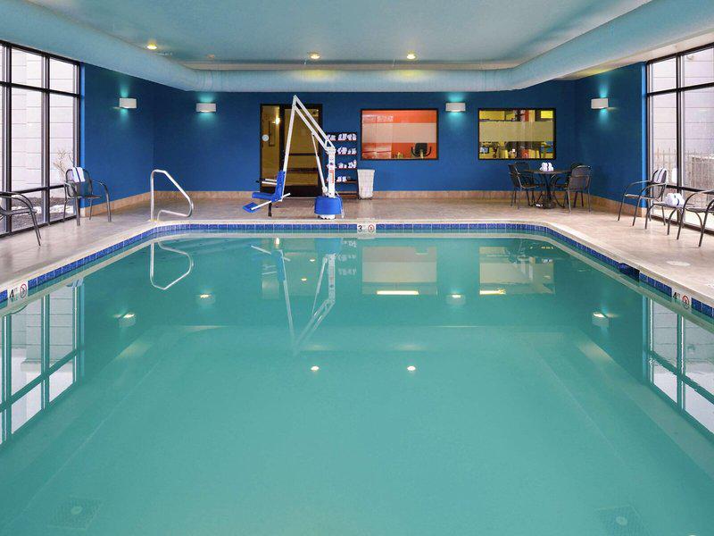 5842E7E5E389C44A96A46F2F2F3ABBB5