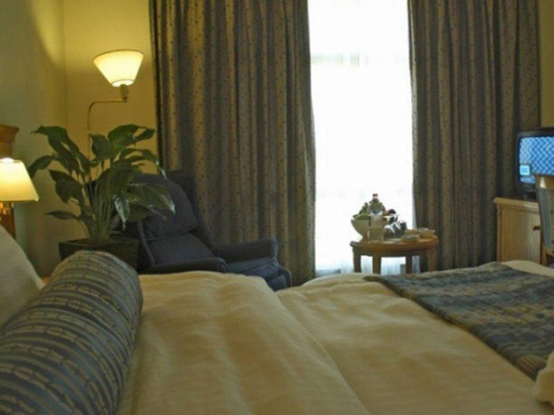 8D8359ED5BD5ED88BC2364ABC7F8189E