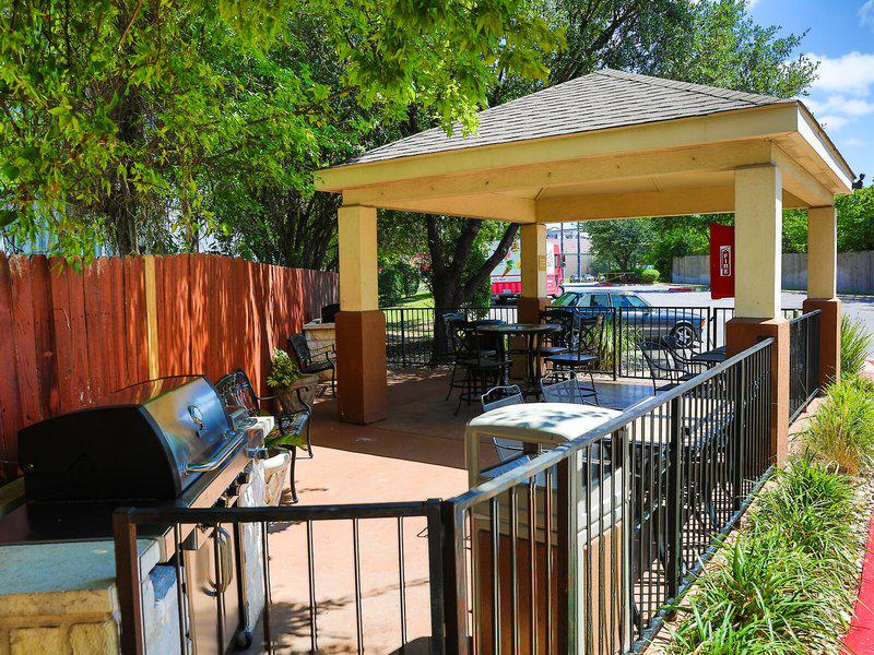 FE51B7EE5A716C4198D3380CDF9353C7