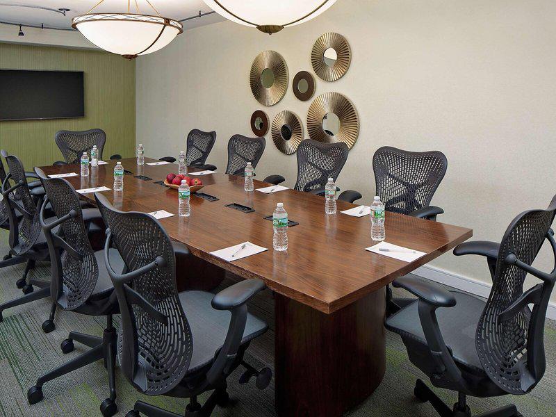 5E18474E1A233D70AF18DF6E308B76F5