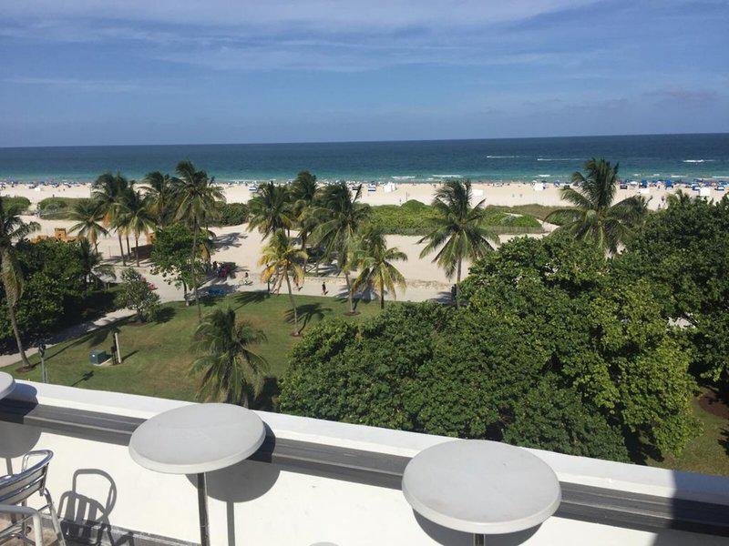 B6CCC30F6895739A7655156382328CDD