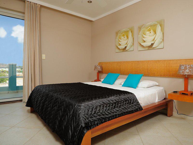 DBE1D3FC06C5210C0A7CADD3BAF8FF37