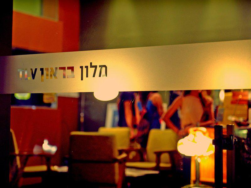 2BFCAC6800518F0C4DA21B3FBC719B68