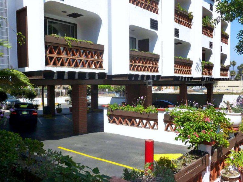 4376058001237AEA225568C15CB8161B