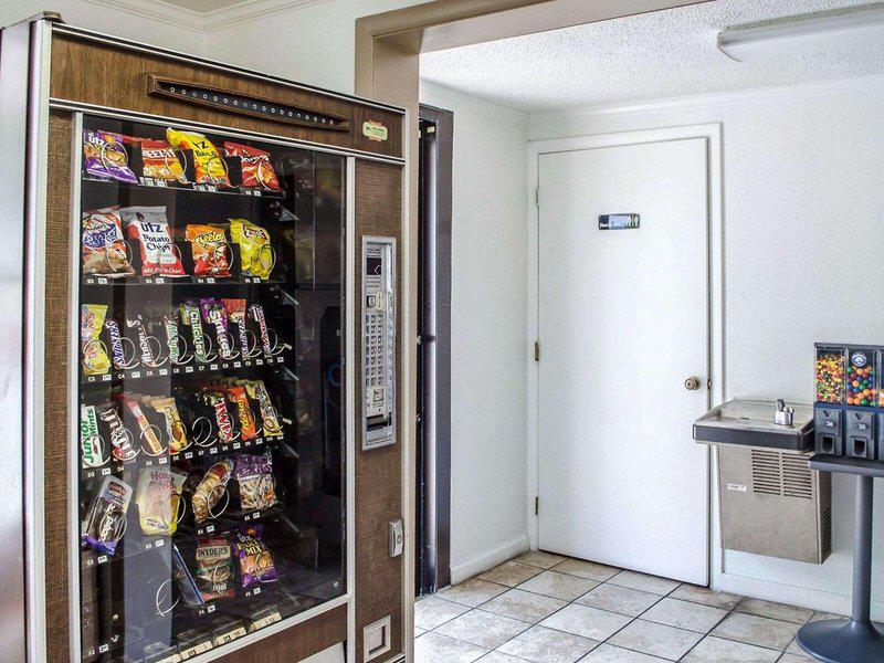 0B7AF5A2F0256253C54596FD3E9008E3