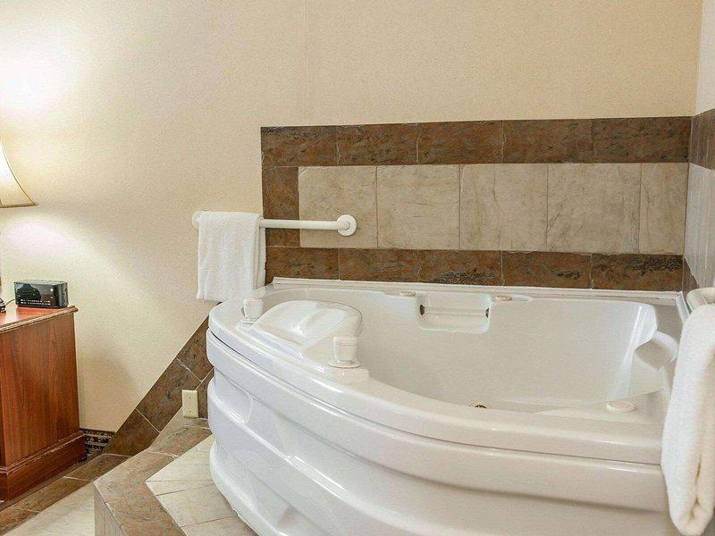 347BC3EAF56D5CB378B1131945E1687D