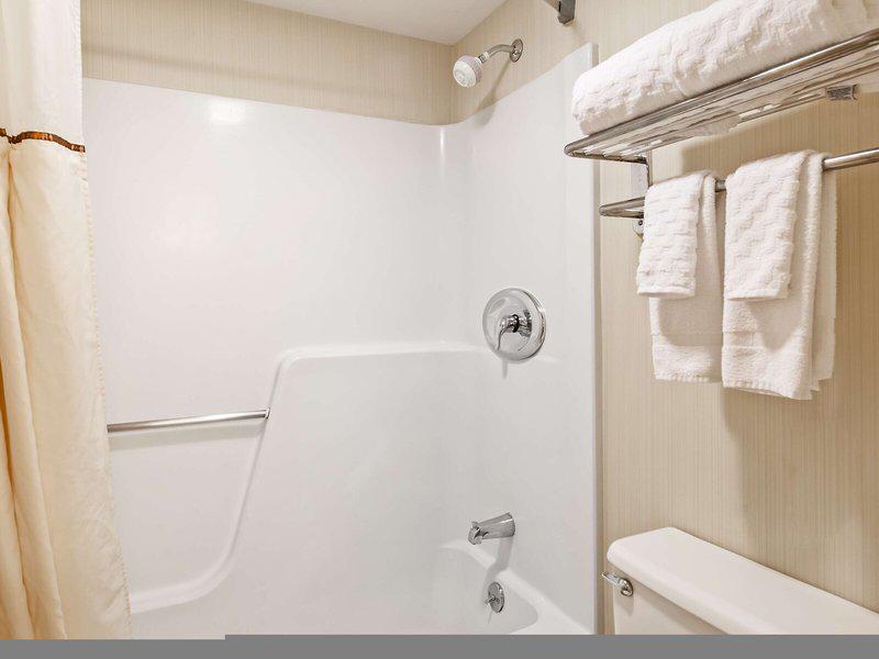 7B60C09C61F3F68FA93F50D53122EB89