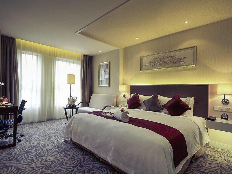 0AF69A9B764E3F8A37EDF63E0BE8BE34