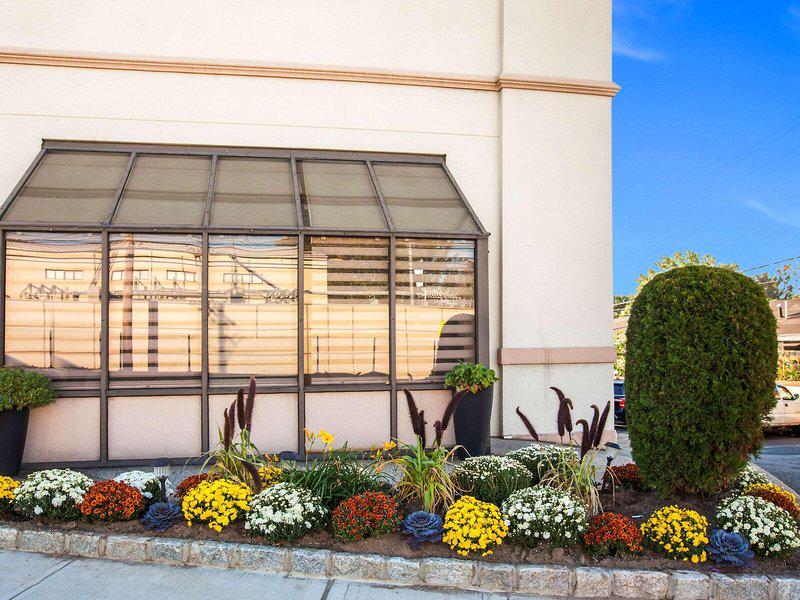 05A42689060B945A9EDFD54FC523545D