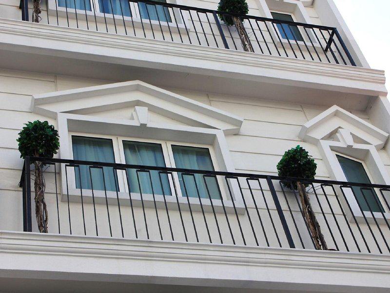 915BFF5AAB8482E594E5BDBCF4ABACD7