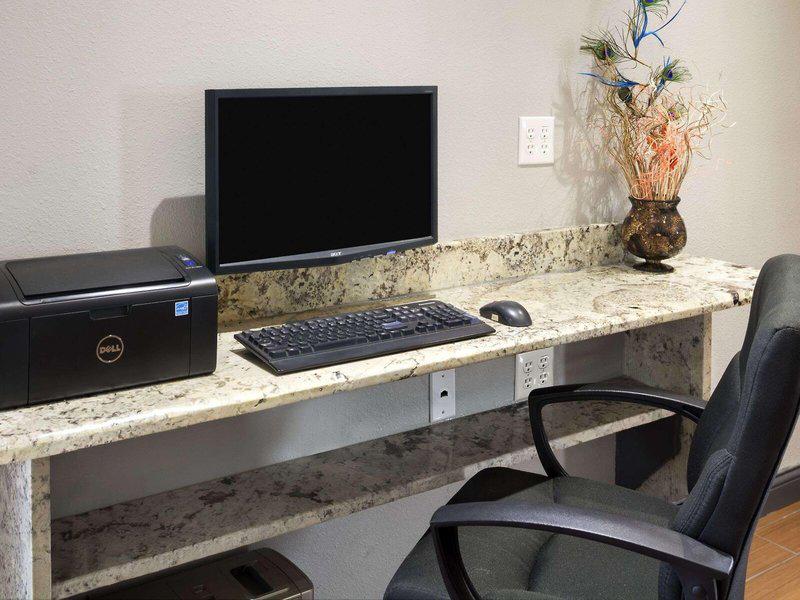 635AA25F9F9D9E0B44332585916BA024