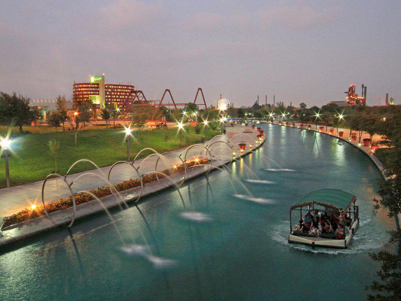 B7C24268B05B40A262AD8E99349BF352