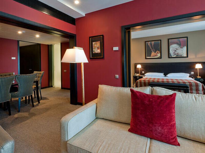 1DD5128C8AF04835A401503AB3E96014