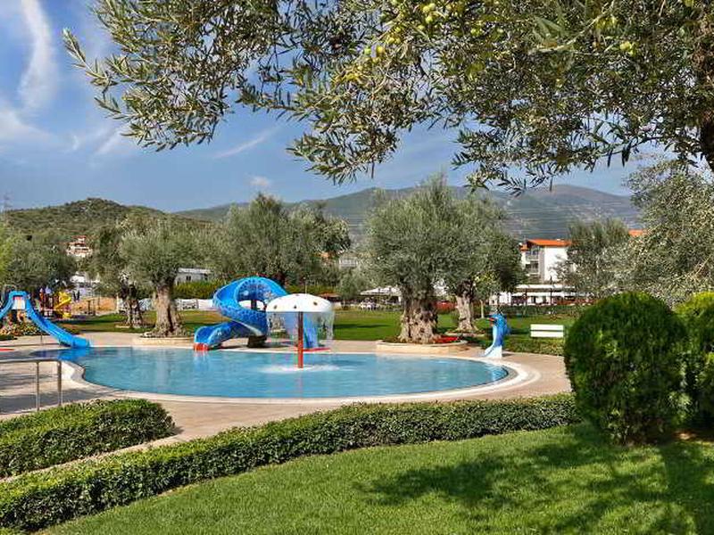 6120FEEC37F0421EAB79ADF2B1C0A11E