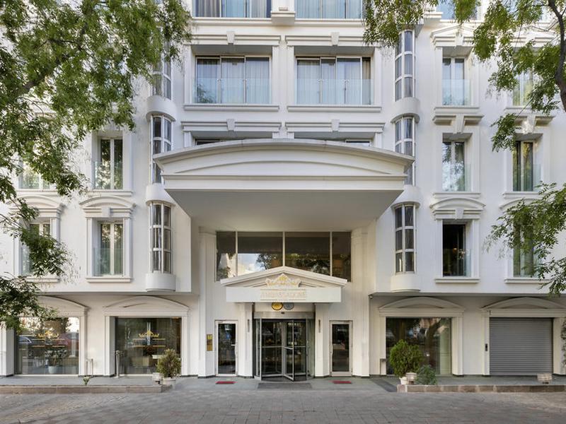 F2E84BA560E634BEED7E3848965F1365