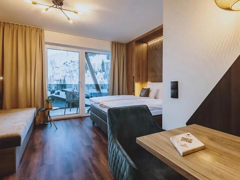 CB556708C8FB28AA6B6A7A8FBE2477D1