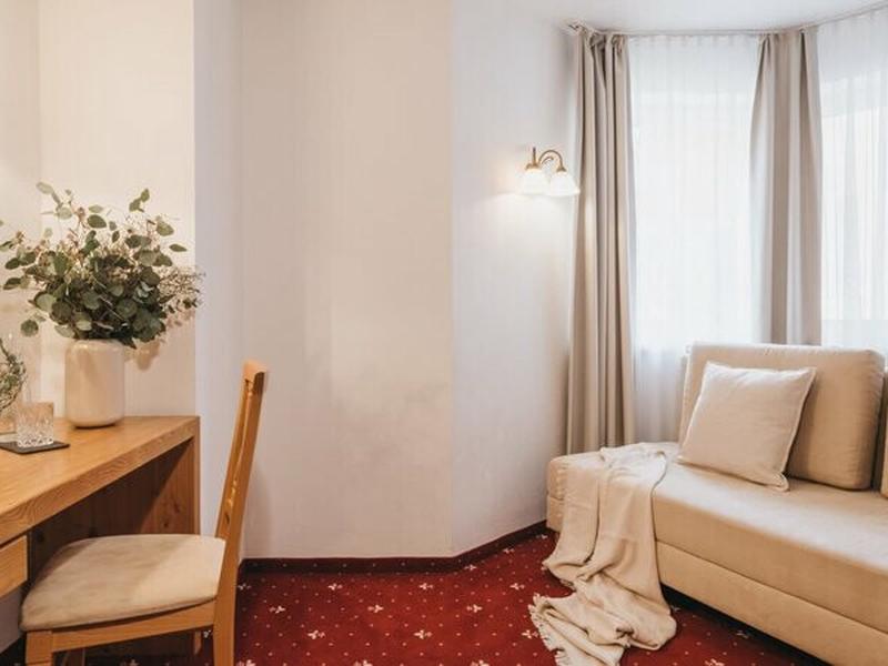 F247B7A34BC76ED119C951EAE4A24B94