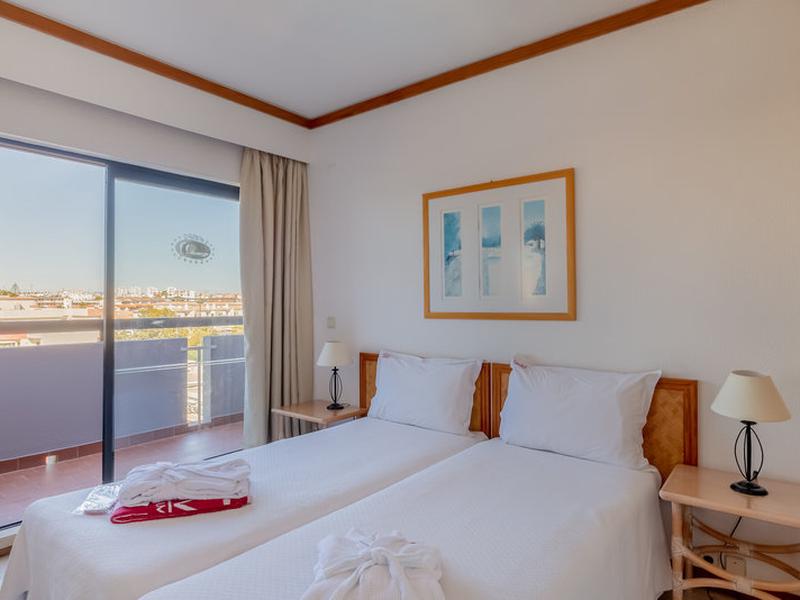 DA882BC0353489DE35CFAF55ECD1A134