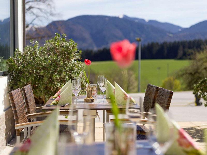 DB13EFA339BE8F42BDC44D2412EAD40E