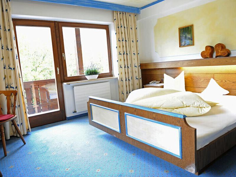 CB072EC000E9EF0AD0A7614A458850A6