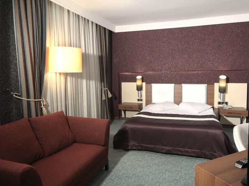 8CDD4B277573C0AF8F49E4C22738C233