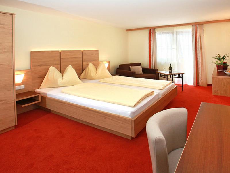 AD08121CD0878D1176F7097CCC9F8F83