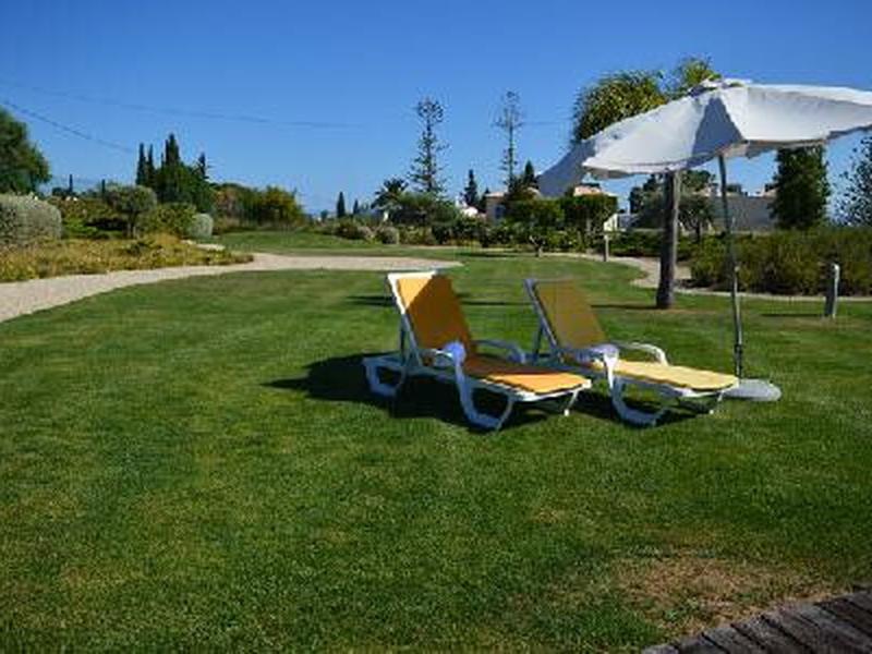 27C44E124EAE2E7CFA9B816A1BCCBF2D