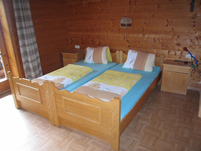 CBA121B635CA7FFE7F0FABE76CA12D22