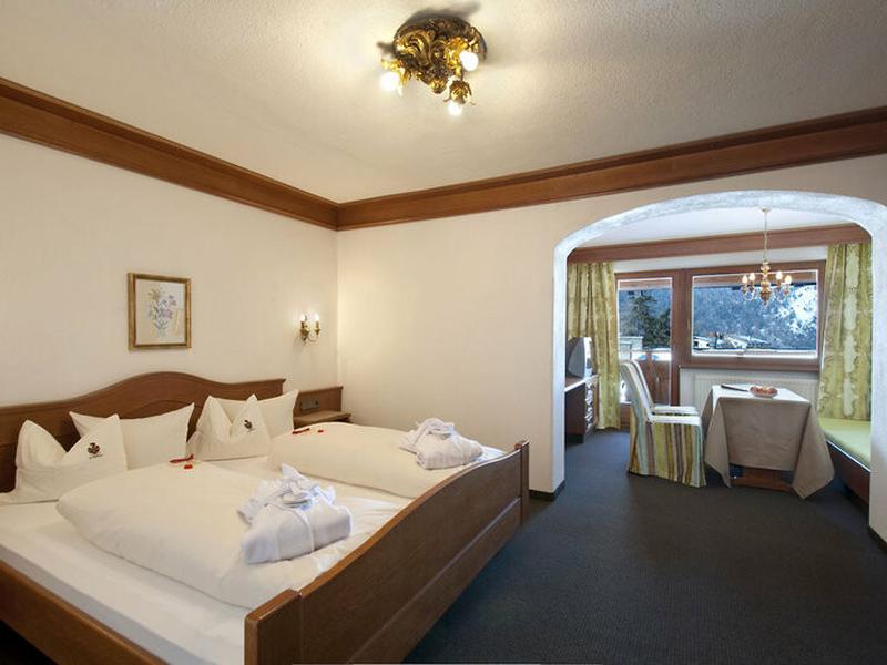 6DC2595C0D8242BF9DBDE34DA76A40B6