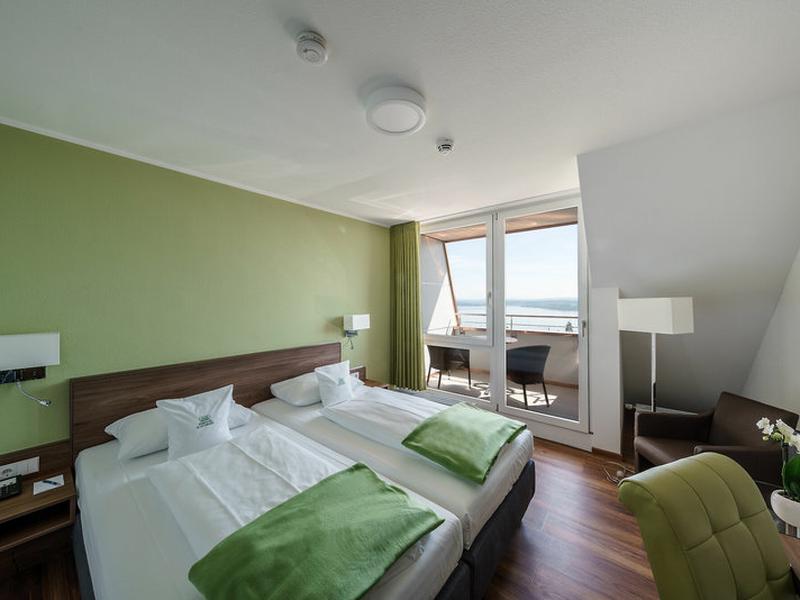 D32B4ADCC1842EEFFB48DC36F1D790EE