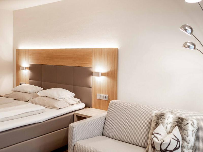 87A2495DE160955AE0AA04E227658E82