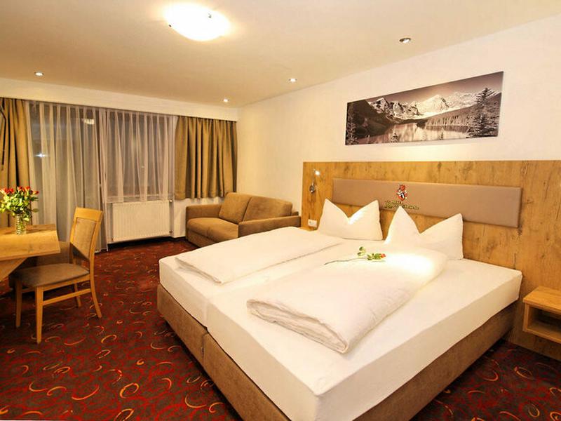 7CF629403FBF214B25CA0F6C4A407E06