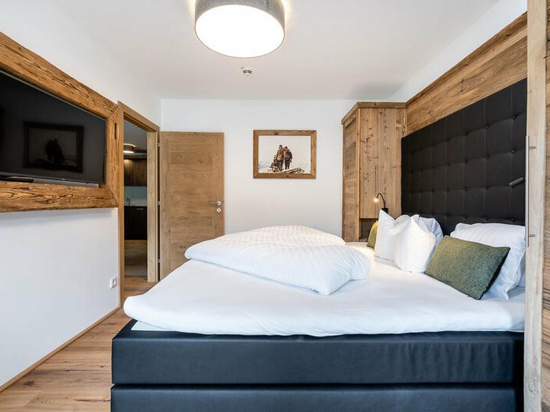 2261500D58D0D525953947E8382D126B